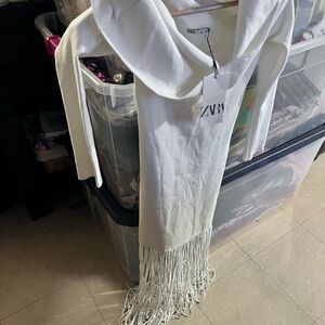 Bella ropa marca Zara $25